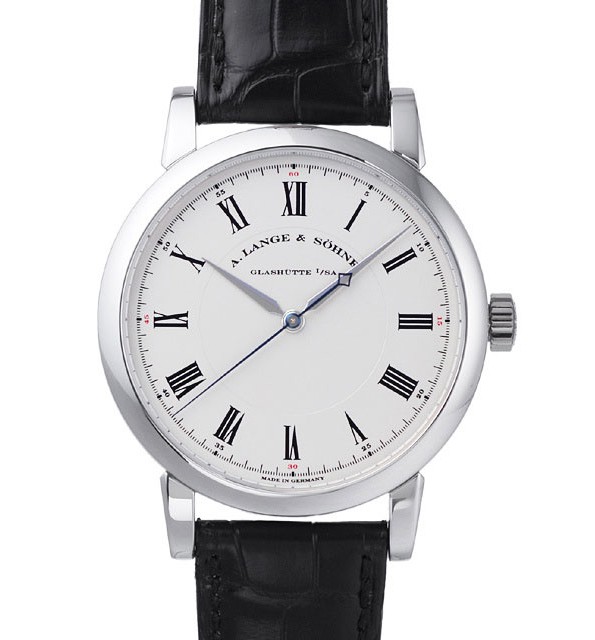 This Swiss replica watch is quite simple in design.