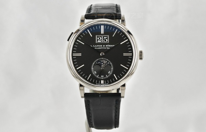  A. Lange & Söhne Saxonia copy watches for sale adapt large calendar display.