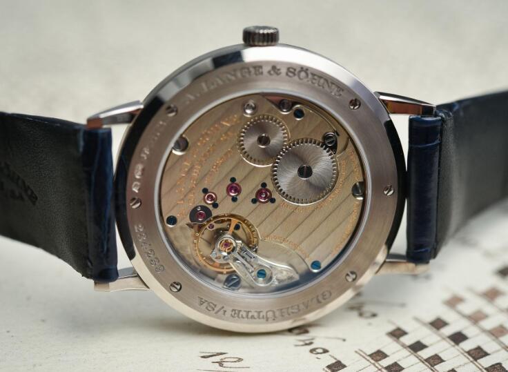The exquisite movement could be viewed through the transparent caseback.
