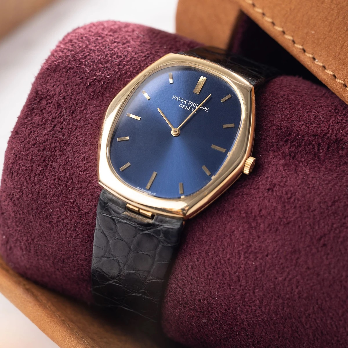 The UK 1:1 Fake Patek Philippe Golden Ellipse ref. 3858 is not your average classy dress watch